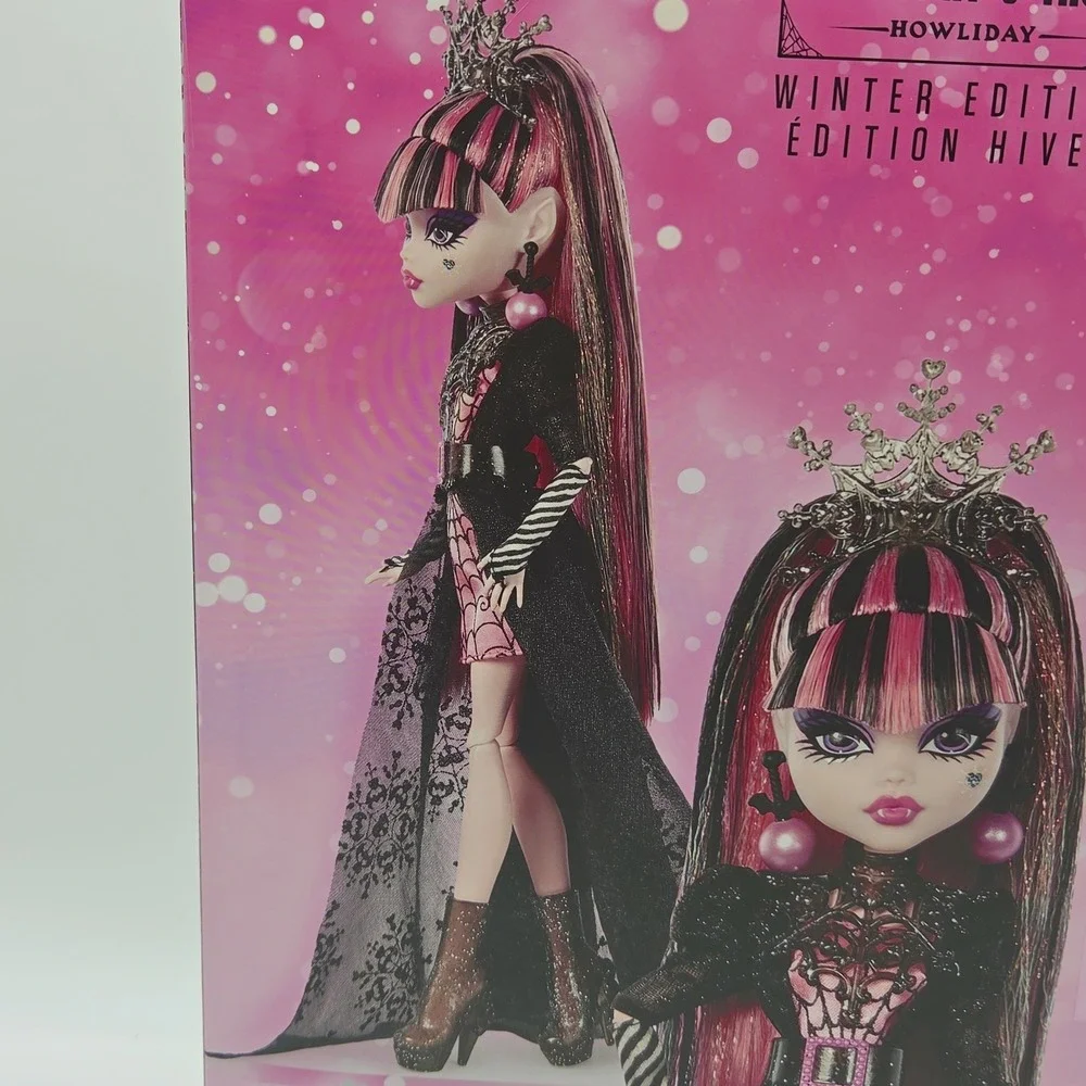 NEW Monster High Howliday Winter Edition Draculaura Doll Limited Holiday Shipper